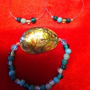 Stretch bracelet and earring set